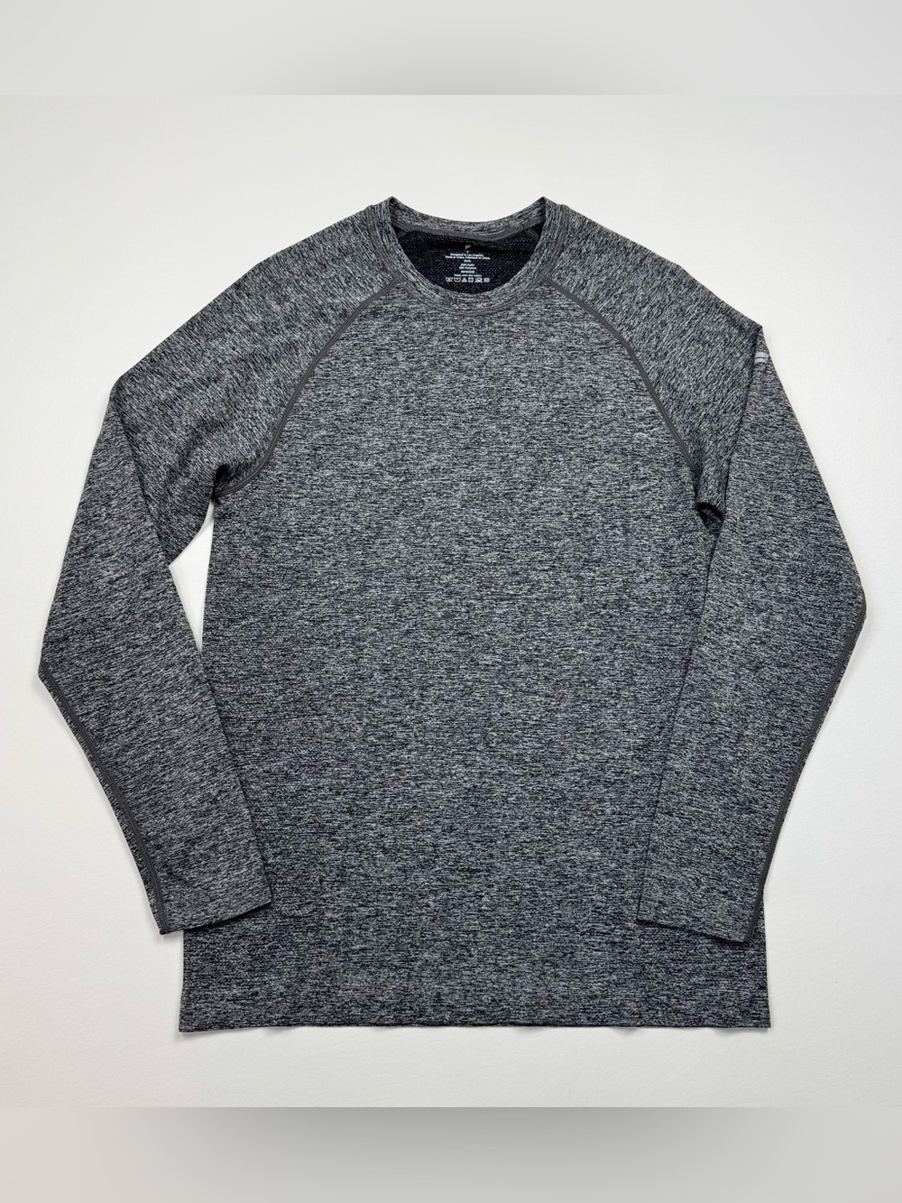 Men’s Fabletics Long Sleeve Athletic T-Shirt Size Small